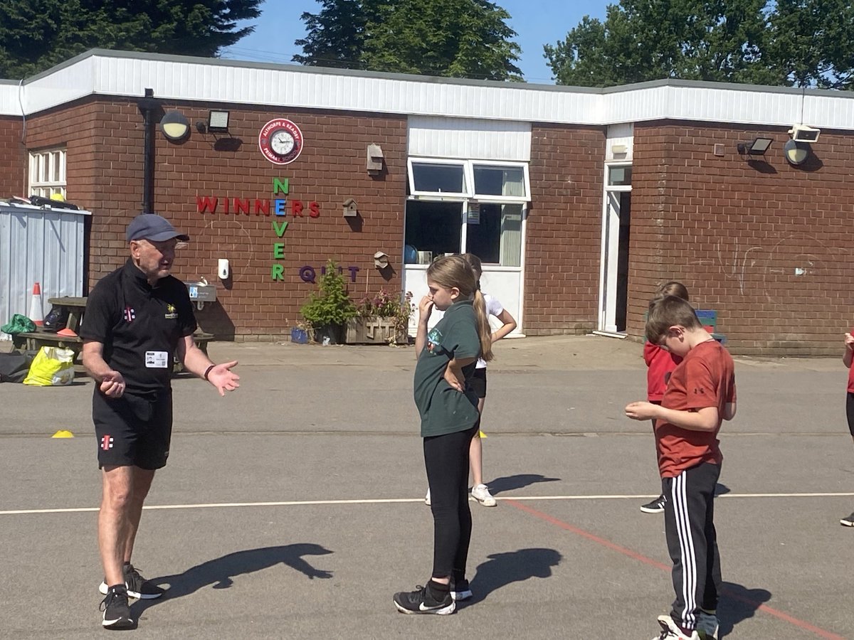 Sarah Tate tweet media