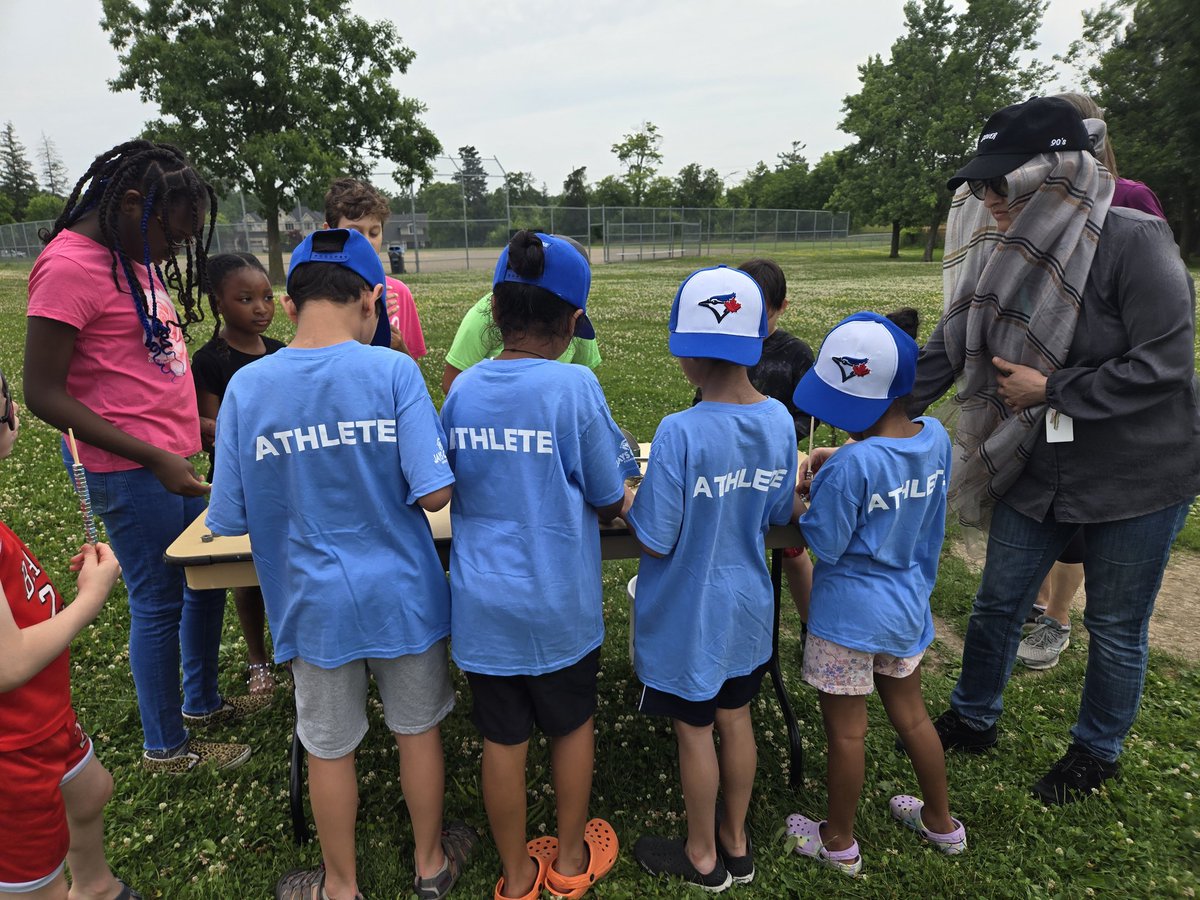 Mrs. Alexander tweet media