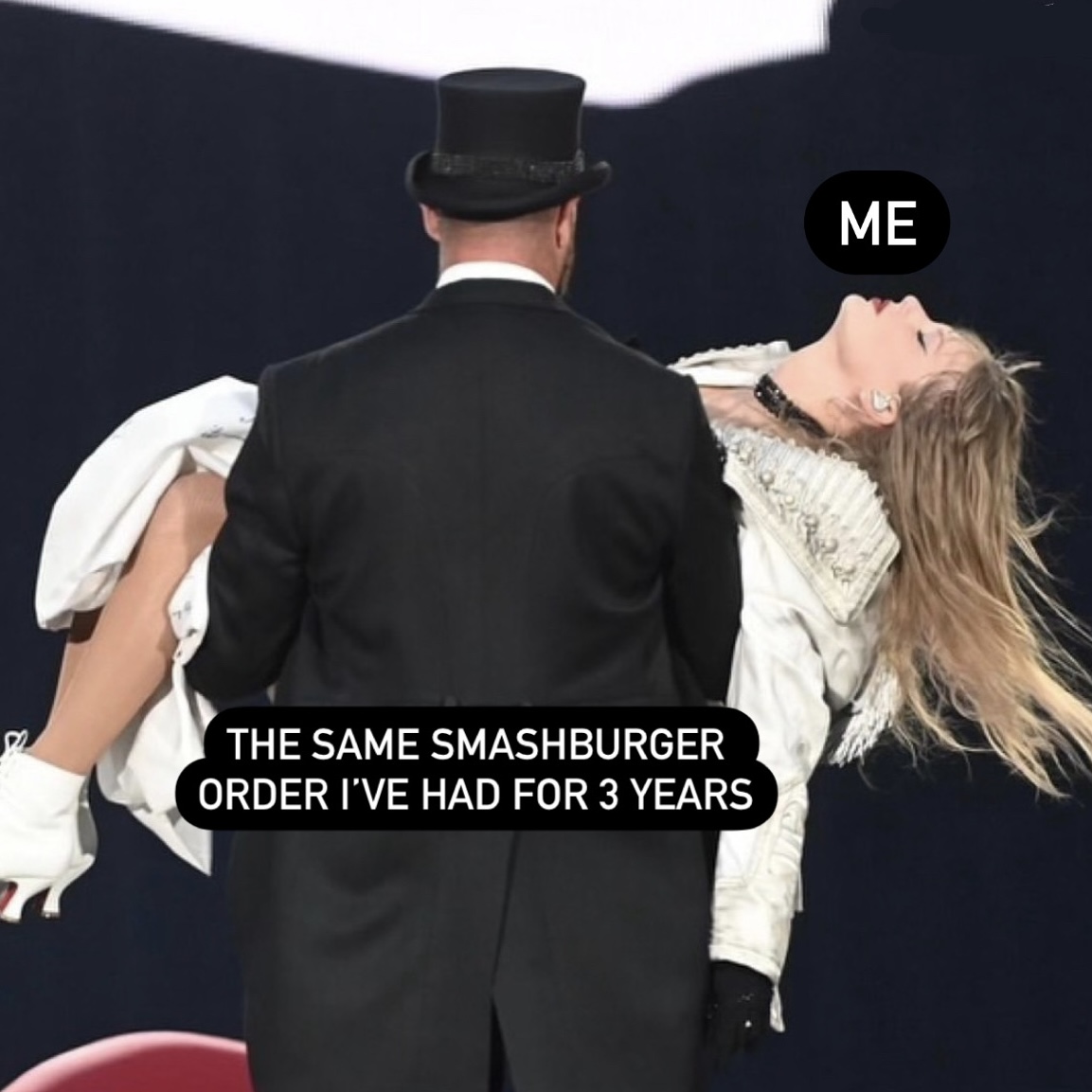 Smashburger's tweet photo. #Tayvis smashing it on stage, just like we smash it in the kitchen 🍔
#swities https://t.co/0VAOpcTwli