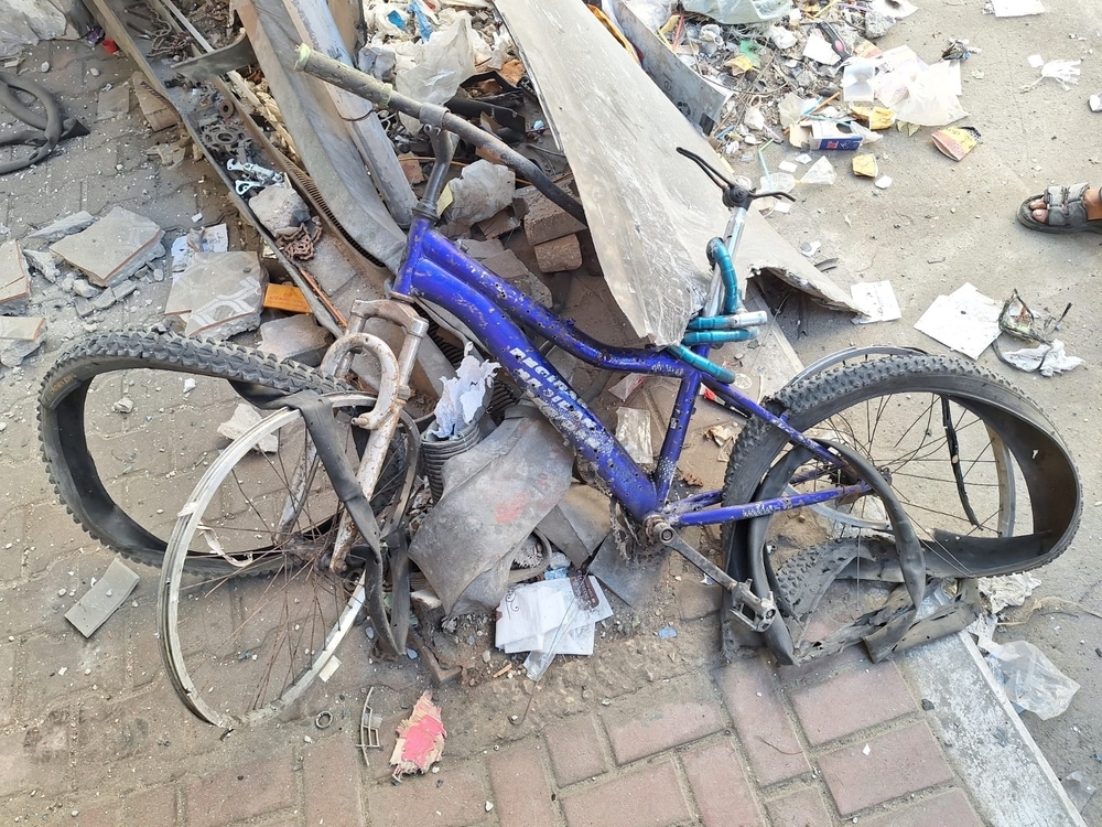 Doctors Without Borders is outraged and strongly condemn the killing of our colleague, Fadi Al-Wadiya, in an attack this morning in #Gaza City. 

The attack killed Fadi and five others, including 3 children, while he was cycling to our clinic where he was providing care.