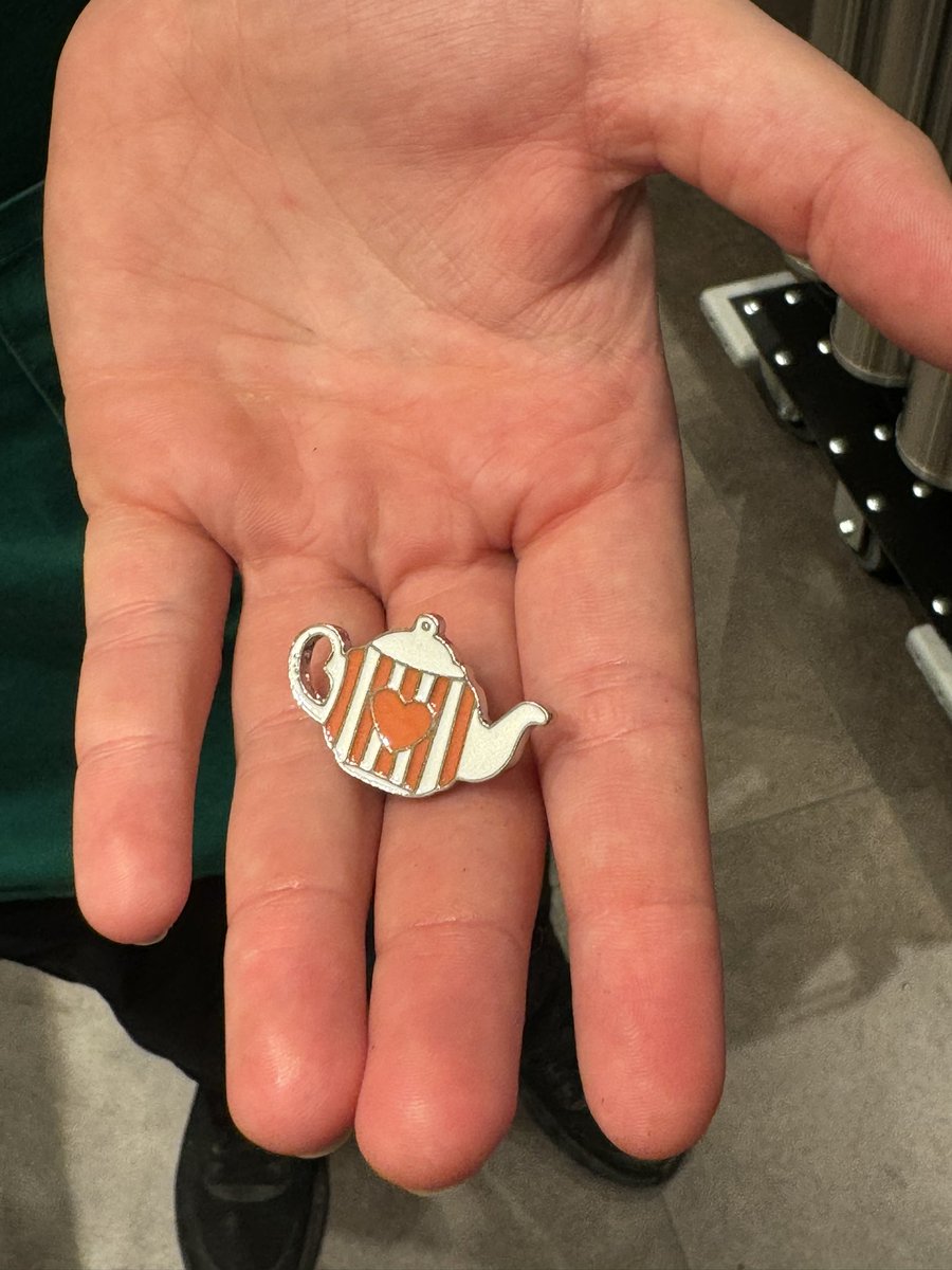 Congratulations, to our barista, Elizabeth!!! She earned her Tea Pin!! 🍵 🥳