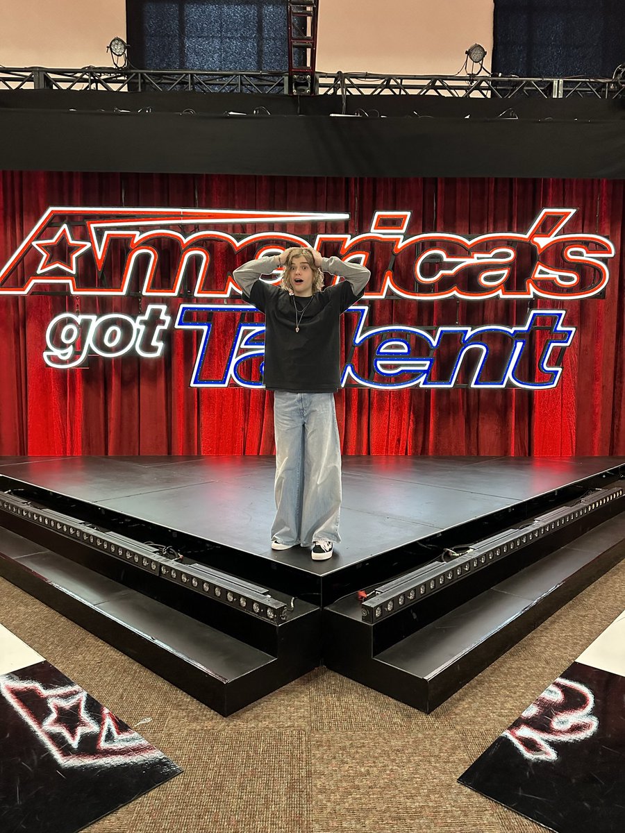 oscarstembridge's tweet photo. This happened…🇺🇸 #AGT #AGTSeason19  #oscarstembridge @AGT @AGTAuditions https://t.co/V99sVBWcsD