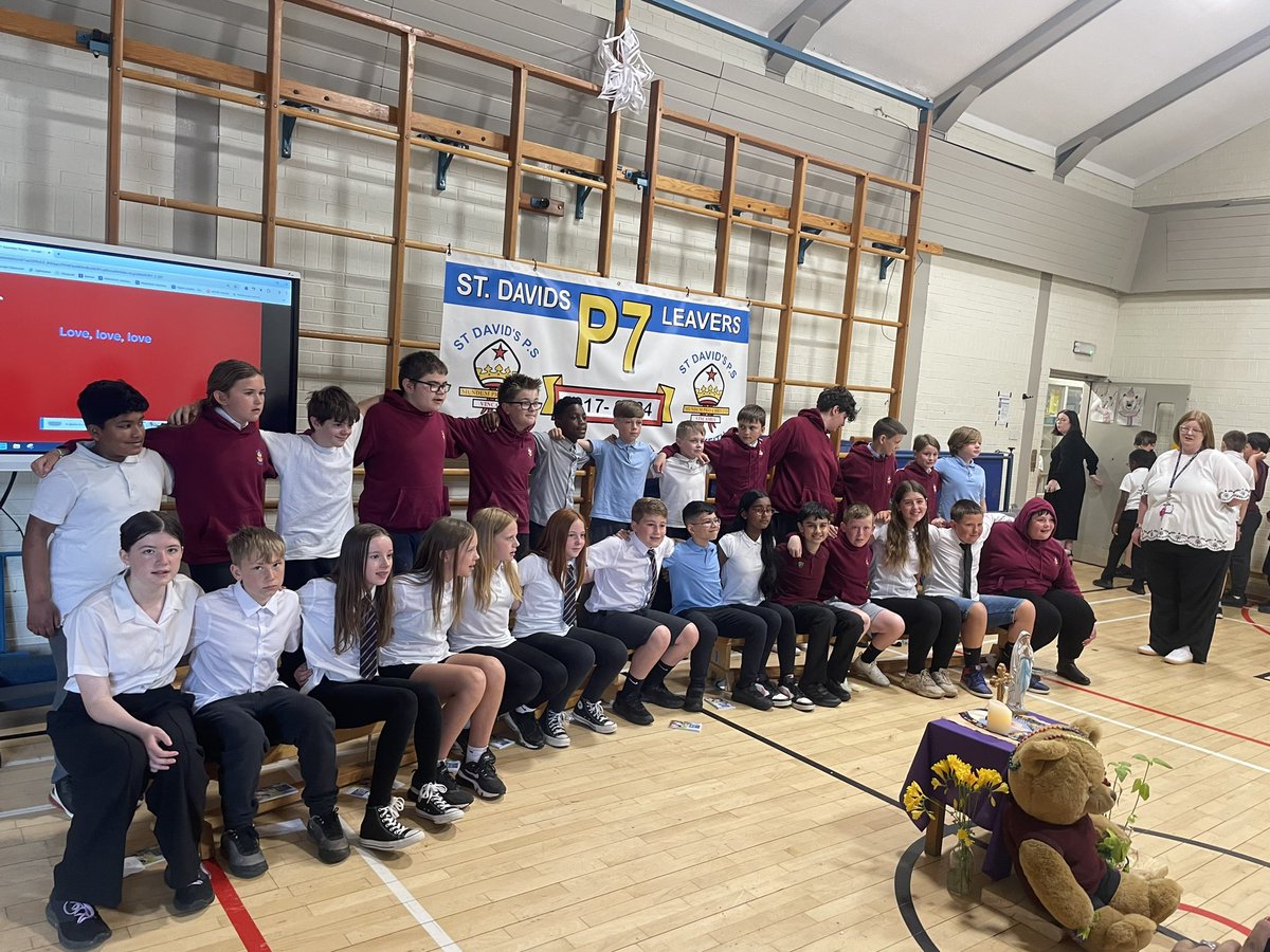 MaclemanMiss's tweet photo. P7 should be incredibly proud of themselves, what an incredible leavers assembly! The energy and light you have brought to assemblies all year has been amazing @stdavidsPS_ELC @MrsH_2017 https://t.co/70LjwWwjOC