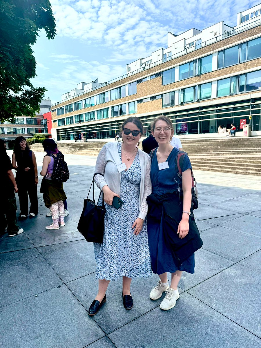 SallyRen9's tweet photo. @CorpusSocialSci @LukeCCollins And here is one when we were getting ready on campus 🏫 It’s such a nice day for the walk! ☀️💕 https://t.co/cmfRO7fPh1