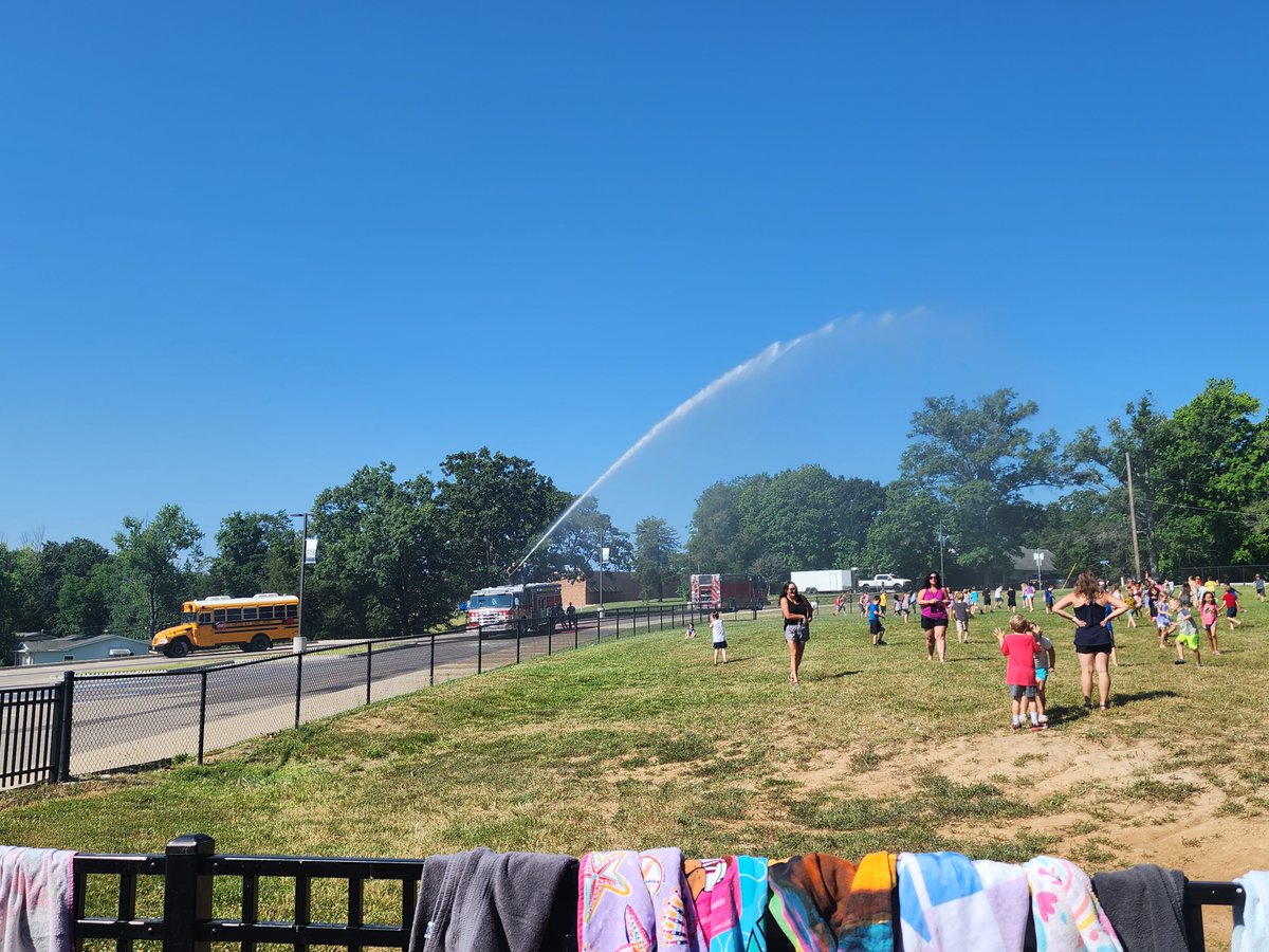 Festus Elementary tweet media