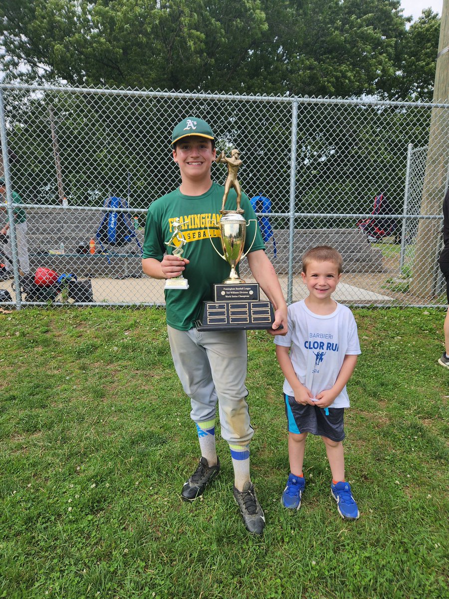 Capsdhh's tweet image. Congratulations to one of our 7th graders whose baseball team clinched the championship and won their World Series on Sunday! 🧢⚾️🏟

#deaf #hoh #dhh #capscollaborative #schoolprogramforthedeaf #bigelow #newtonma #newton #newton_ps #baseball #championship #baseballchampionship