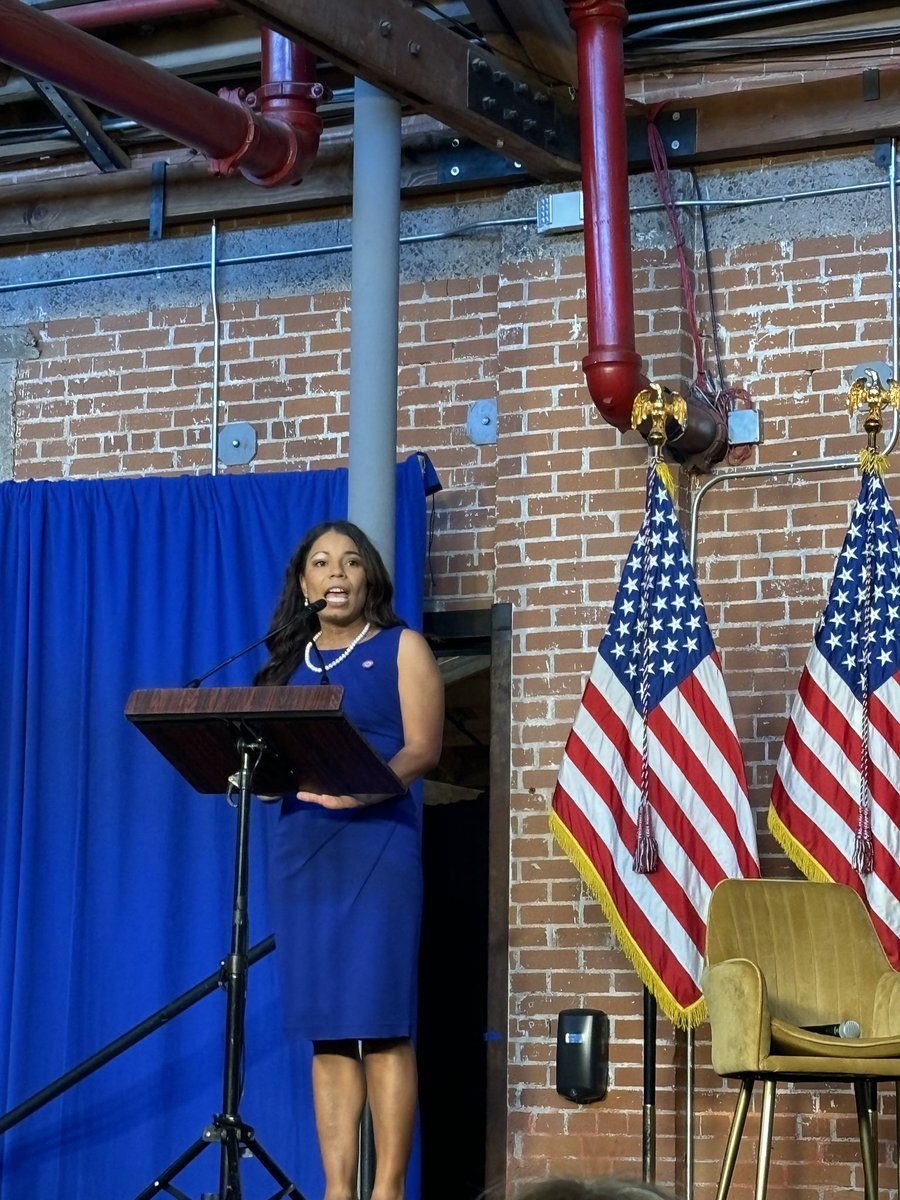 Janice Dwosh (@jdwoshaz) on Twitter photo Attended <a href="/VP/">Vice President JD Vance</a> <a href="/KamalaHarris/">Kamala Harris</a> rally in Phx to support women’s right to reproductive health care . Please vote ✅for those candidates that will give our #ReproRights back ! @RepAnaliseOrtiz <a href="/AnnaTovarAZ/">Anna Tovar</a> <a href="/azdemparty/">Arizona Democratic Party</a> Attended <a href="/VP/">Vice President JD Vance</a> <a href="/KamalaHarris/">Kamala Harris</a> rally in Phx to support women’s right to reproductive health care . Please vote ✅for those candidates that will give our #ReproRights back ! @RepAnaliseOrtiz <a href="/AnnaTovarAZ/">Anna Tovar</a> <a href="/azdemparty/">Arizona Democratic Party</a>