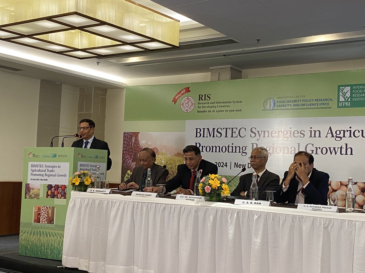 HE Dr Shankar Prasad Sharma, Ambassador <a href="/EONIndia/">Nepal Embassy, India</a> highlighting the range of opportunities in technological front to increase agri productivity in #BIMSTEC
<a href="/Sachin_Chat/">Sachin Chaturvedi</a> <a href="/SKMohanty2018/">Saroj Kumar Mohanty</a> <a href="/RIS_NewDelhi/">RIS</a> <a href="/IFPRI/">IFPRI</a> <a href="/babu13000/">Suresh Chandra Babu</a>