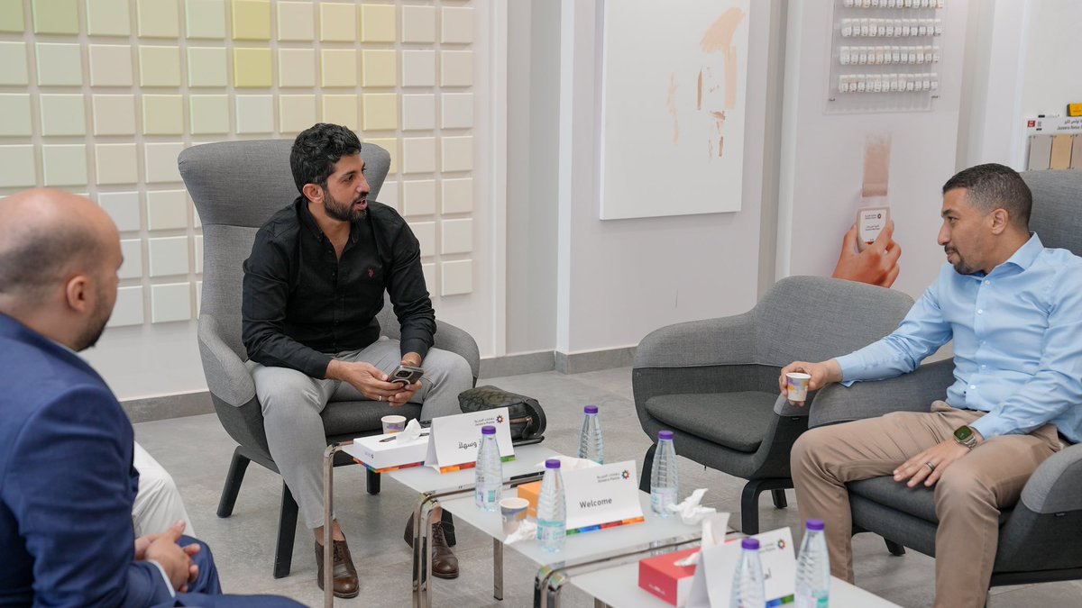 Designsector_co's tweet photo. لقد قام المدير التنفيذى  @MuhammadBargal بزيارة رائعة إلى المقر الرئيسي لدهانات الجزيرة في الرياض في مايو الماضي. نمتن لحسن الضيافة 
والنقاشات المثمرة. شكرًا لدهانات الجزيرة على الترحيب الاستثنائي والزيارة الملهمة
@JPaintsKSA @JPaintsGlobal 

#السعوديه #الرياض #دهانات_الجزيره https://t.co/iebWyXS7Eh