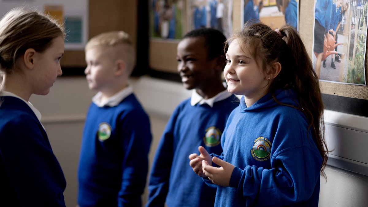 Voice 21 Oracy (@voice21oracy) on Twitter photo Today we are releasing our annual journal, The Talking Point!
Inside you can read about how oracy can support linguistic diversity, improve student behaviour and learn all about our exciting pilot course developed in collaboration with <a href="/NationalGallery/">National Gallery</a>👇
eu1.hubs.ly/H09V4Gc0 Today we are releasing our annual journal, The Talking Point!
Inside you can read about how oracy can support linguistic diversity, improve student behaviour and learn all about our exciting pilot course developed in collaboration with <a href="/NationalGallery/">National Gallery</a>👇
eu1.hubs.ly/H09V4Gc0