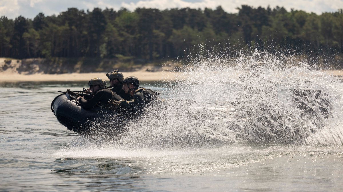 📍Poland
#Marines w/ @24thmeu, conduct combat rubber reconnaissance craft training during (BALTOPS) 24.
#BALTOPS24 is the premier maritime-focused exercise in the Baltic Region. 
<a href="/marines/">Mariusz Kujawski</a> 📷Lance Cpl. John Allen
 #EveryDomain #MarineCombatArms
<a href="/NATO/">NATO</a> @USMFEA
