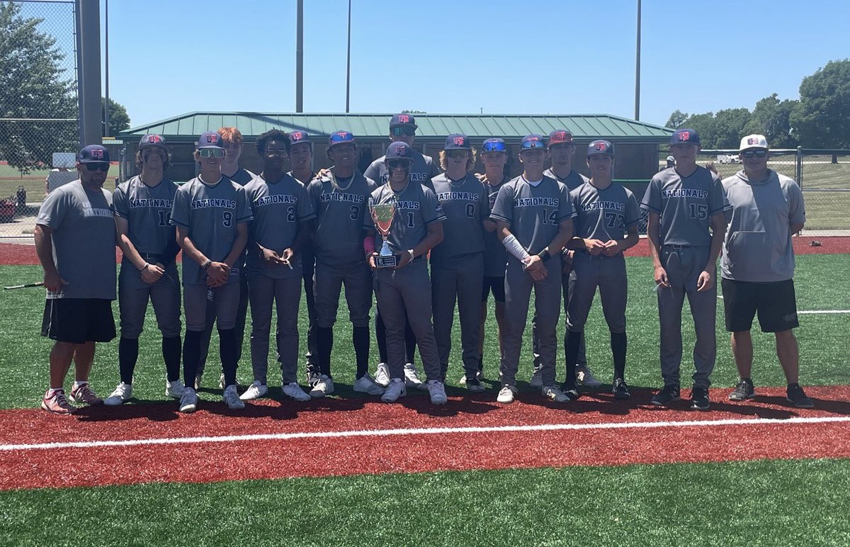 Garrett_Ramos1's tweet photo. Some great team wins against good competition for a runner-up finish at the WWBA Midwest Invitational wood bat tourney. Locking down the hot corner and finding the barrel consistently. Highlights ⬇️. #defensivetools #keepswinging #1percent @usnatsmidwstrn @Jpatte26 @DustinStout80 https://t.co/umKy96jupj