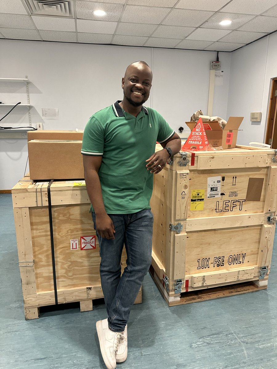 LangtonSkinLab's tweet image. We have taken delivery of our new #XeniumAnalyzer from @10xGenomics. We look forward to gaining new spatial transcriptomic insights in skin, across the pigmentary spectrum. #SkinResearch #LangtonSkinLab #BBSRCProsperity #No7BeautyCompany