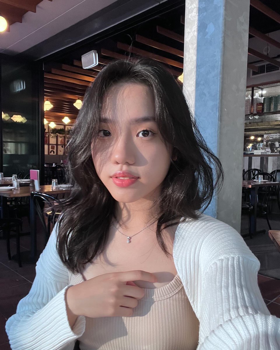 cckr_5's tweet photo. 有没有能在我脸上射满精液的小哥哥🥺
#射屏 #合照 #抽脸 https://t.co/YTg6d7xgIX