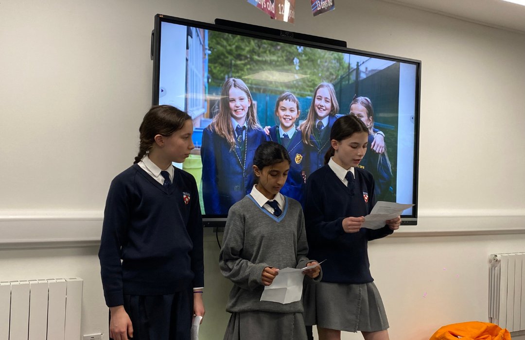 MillHillBelmont's tweet photo. We were delighted to welcome a group of girls from @CobhamHall for Belmont's inaugural inter-school Debating Club meet. The pupils enjoyed a sunny lunch on Belmont's beautiful grounds and a tour of our campus. 

#MillHillBelmontMoments #MillHillBelmont #CobhamHall https://t.co/miHfFfzQpL