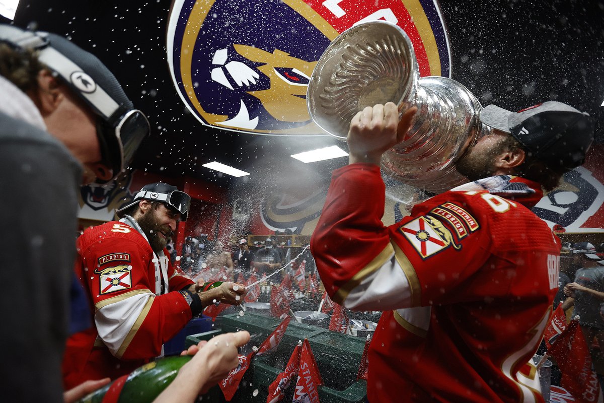 NHL's tweet photo. DID SOMEONE SAY LOCKER ROOM PICS THAT GO HARD?? 🍾 #StanleyCup https://t.co/klpk0qYMmS