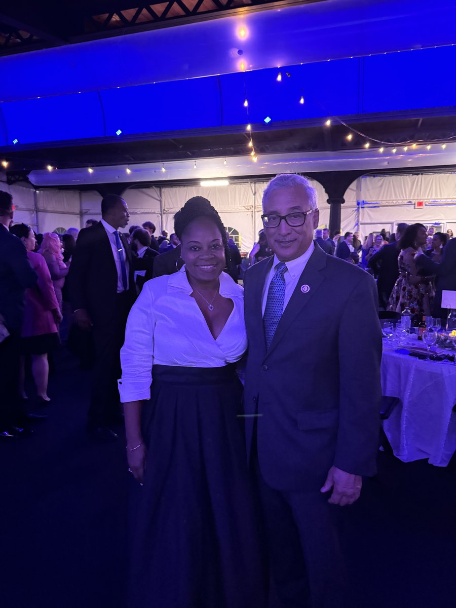 President Laquetta Mackey represented NFT at the Blue Commonwealth Democratic Gala this weekend. Speakers included Raphael Warnock, Tim Kaine, Mark Warner, Bobby Scott, Louise Lucas, and Don Scott.