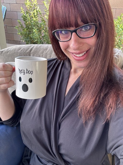 Good morning&hellip; I&rsquo;m back 🖤 https://t.co/MUmgdDq0S5<a href="/tag/feelinglucky"class="tags"><span>#feelinglucky</span></a><a href="/tag/onlyfans"class="tags"><span>#onlyfans</span></a>