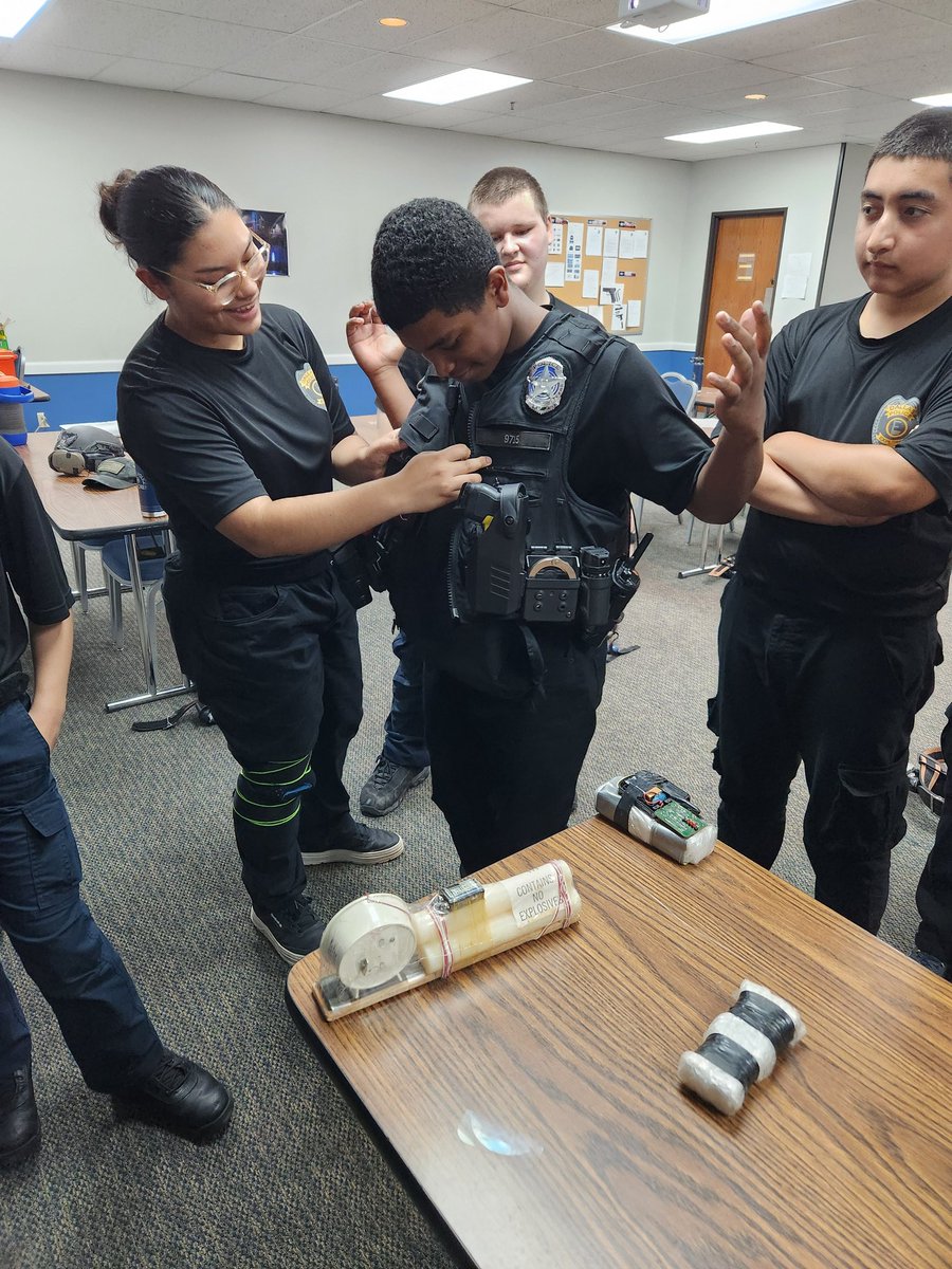 Dallas Explorers (@explorersdallas) on Twitter photo Senior Corporal's Cloyd and Davis are here to teach Explorers about explosive/bomb threats! They even brought their partner K9 Officer Zigi 🐕 💣🚔 #DallasPoliceExplorer <a href="/DPDAcademy/">DPD Academy</a> <a href="/TacticalDPD/">Dallas PD Tactical Support</a> Senior Corporal's Cloyd and Davis are here to teach Explorers about explosive/bomb threats! They even brought their partner K9 Officer Zigi 🐕 💣🚔 #DallasPoliceExplorer <a href="/DPDAcademy/">DPD Academy</a> <a href="/TacticalDPD/">Dallas PD Tactical Support</a>