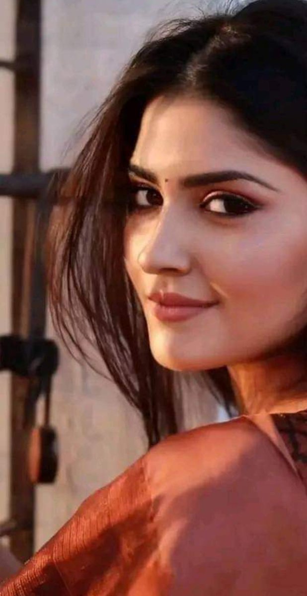 💓★•◕•ADITI 💖 JAIN 💓 (@cute_aditi2) on Twitter photo <a href="/AshokKaundal5/">Ashok Kaundal</a> <a href="/nauty_krish/">Krishna</a> <a href="/Priya50116489/">🌺🌻प्रिया🌻🌺</a> <a href="/AngelHinaKhan_2/">DEO Hinaholics II💥</a> चाँद को #हुस्न गुलाबो की #नजाकत दी है
उसने मिट्टी को भी इंसान की सूरत दी है,
चाहती हूँ के तेरे साथ कटे उम्र मगर,
वक़्त ने चंद लम्हों की #इजाज़त दी है।
#शायरांश #सिर्फ_तुम
#कलमाँजली #अनकहे_अल्फ़ाज़
#वाह_लाजवाब_हो_तुम #पलकों_की_छाँव_में <a href="/AshokKaundal5/">Ashok Kaundal</a> <a href="/nauty_krish/">Krishna</a> <a href="/Priya50116489/">🌺🌻प्रिया🌻🌺</a> <a href="/AngelHinaKhan_2/">DEO Hinaholics II💥</a> चाँद को #हुस्न गुलाबो की #नजाकत दी है
उसने मिट्टी को भी इंसान की सूरत दी है,
चाहती हूँ के तेरे साथ कटे उम्र मगर,
वक़्त ने चंद लम्हों की #इजाज़त दी है।
#शायरांश #सिर्फ_तुम
#कलमाँजली #अनकहे_अल्फ़ाज़
#वाह_लाजवाब_हो_तुम #पलकों_की_छाँव_में
