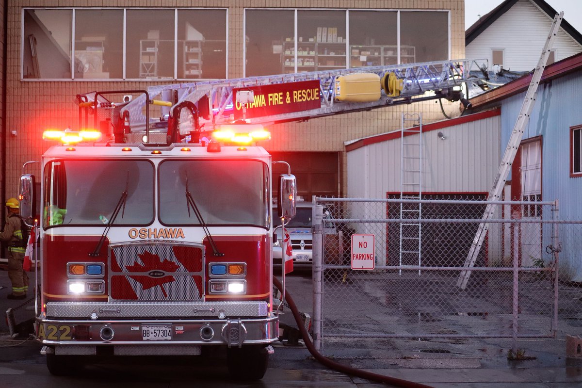 OFS crews o/s of a working structure fire involving an outbuilding in the rear of 76 King St W, around 4AM this morning.

Suppression operations extended into an auto body repair centre (73 Bond St W), as crews worked to mitigate fire extension.

<a href="/OshawaFire/">Oshawa Fire Services</a> <a href="/iafflocal465/">Oshawa Fire Fighters</a>