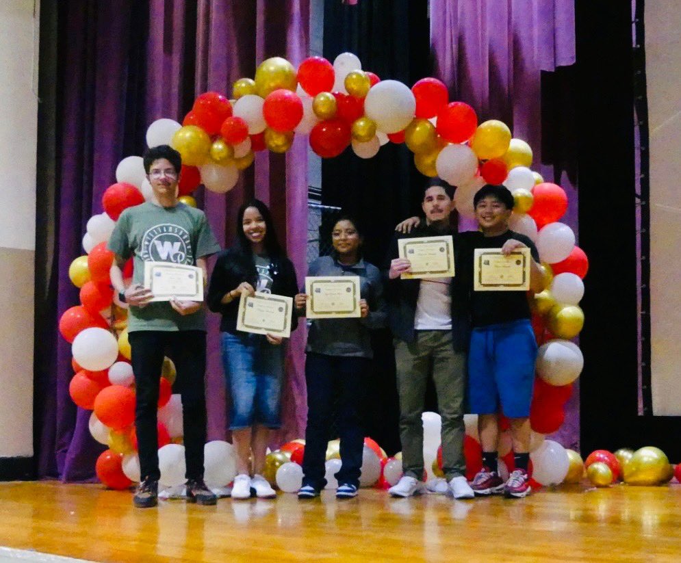 Congratulations to students from Williamsburg Prep HS for #SealofBiliteracy in Spanish, Arabic and Polish. Thank you Principal <a href="/Kellyski70/">Kelly W</a> for creating inclusive opportunities for Multilingual Students. <a href="/JillSchimmel/">Jill Schimmel</a> <a href="/BKNHSSuptRoss/">Janice Ross</a> <a href="/BiliteracySeal/">Seal of Biliteracy</a>