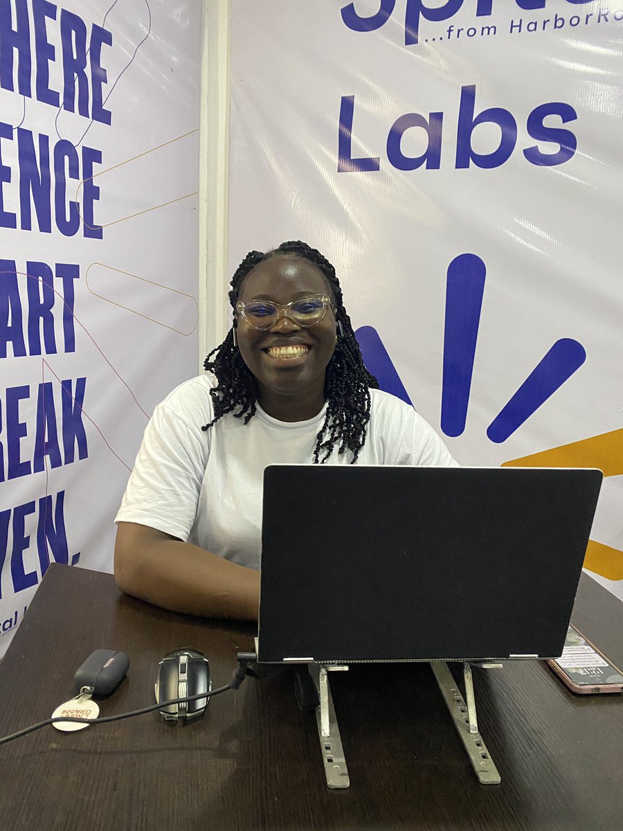 MmeyeneVictory's tweet image. The beautiful thing about Remote Work is the flexibility it gives. 

Working from Mind the Tech Gap -MTG 

Here is my Behind the Scene 😍😍😍😍

#Spitallabs #workfromanywhere #behindthescene #ContentCreation #virtualassistant