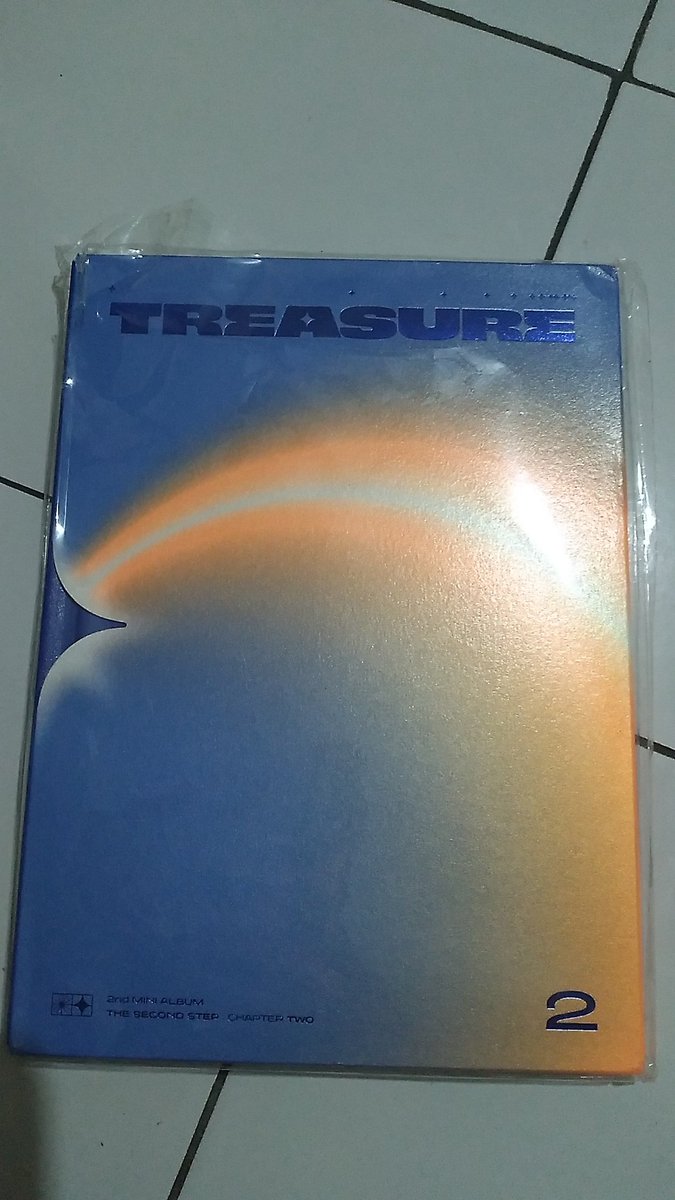 min9yu_ya's tweet photo. aku jual ini fullset, 120k aja.. bisa nego, detail isinya bisa dm, dom jatim #treasure #wts #wtb #albumtreasure https://t.co/r2K6ncSBSd