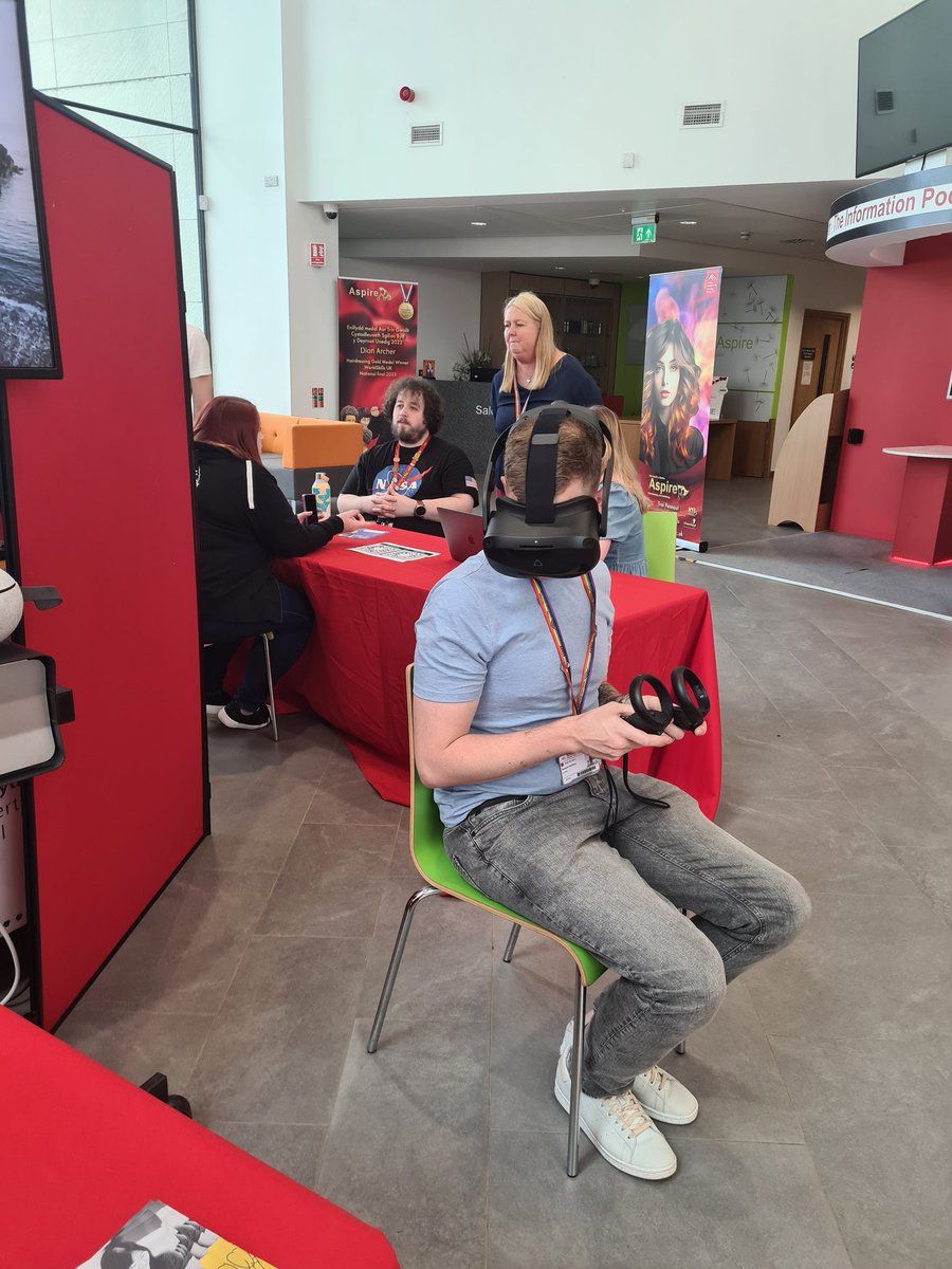 TCMT Learning Zone (@cmtlearningzone) on Twitter photo Rydym yn mwynhau cydweithio a chael sgyrsiau diddorol iawn gyda staff am gymorth adnoddau y gallwn ei ddarparu i gefnogi eu haddysgu a'u dysgu. Siarad am <a href="/Bodyswaps_VR/">Bodyswaps®</a>, 360 fideo, a phopeth VR. Rydym yn mwynhau cydweithio a chael sgyrsiau diddorol iawn gyda staff am gymorth adnoddau y gallwn ei ddarparu i gefnogi eu haddysgu a'u dysgu. Siarad am <a href="/Bodyswaps_VR/">Bodyswaps®</a>, 360 fideo, a phopeth VR.