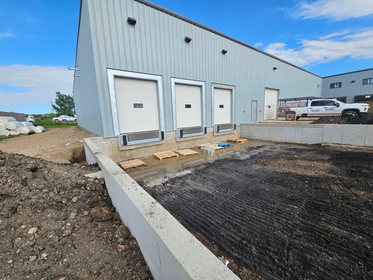 crane_steel's tweet photo. More updates from our Christie's Office Plus project, and it was... you guessed it! 
Another pour day! 🚧 

Mother Nature cooperated with us for the most part and we were able to sneak this in before last weekend. ☀️ 

#steelbuilder #gneeralcontractor #bdnmb #mbbuilder #CSS https://t.co/BNfgwygzTC
