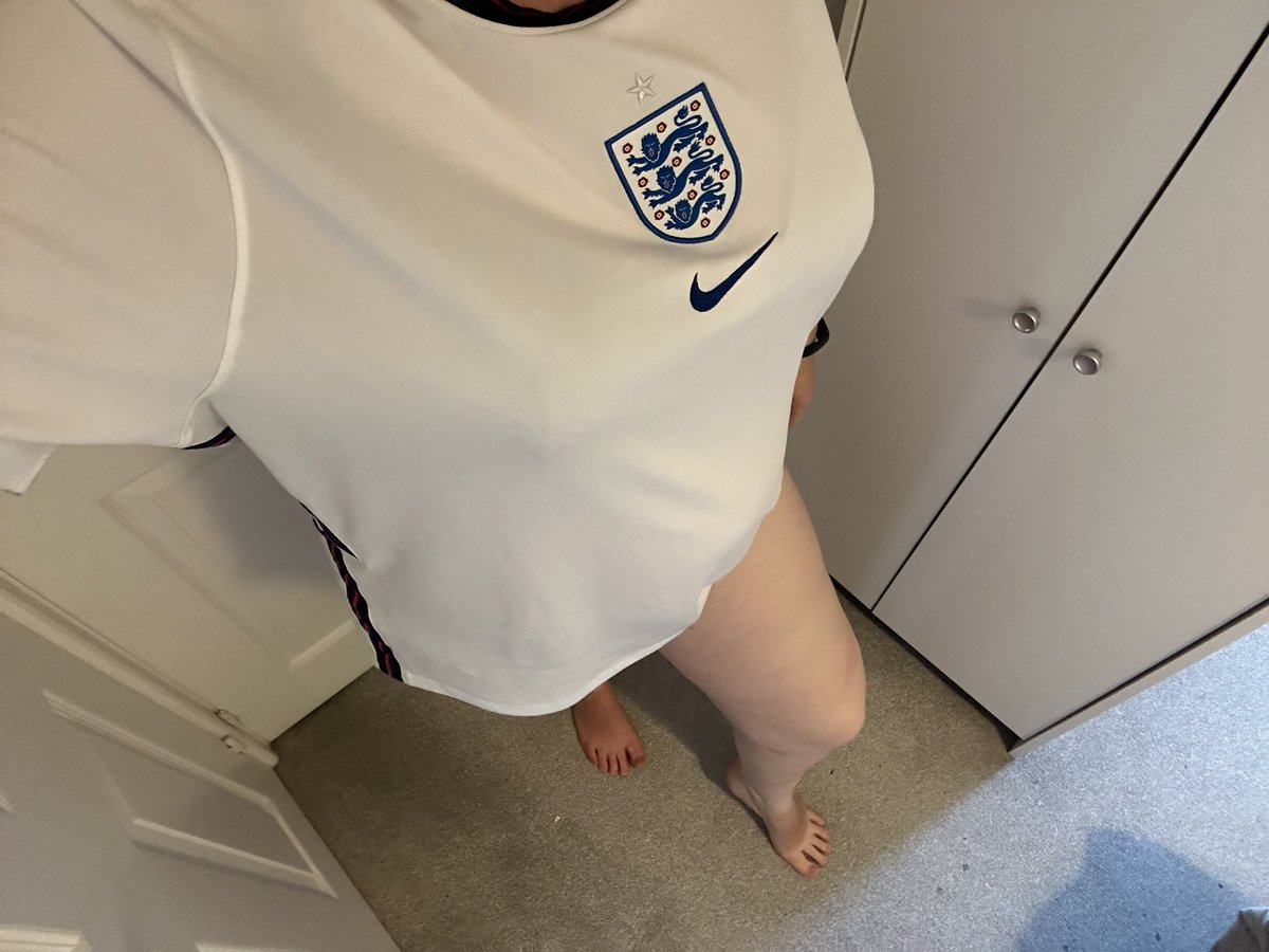 milffeet86's tweet photo. Who’s ready for the England game tonight? https://t.co/wrbLkQLVae