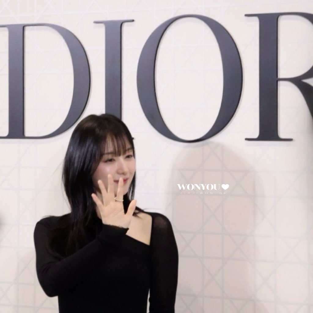 wonyouhk's tweet image. 240624 Kim Jiwon at Dior strore opening in Taipei, looking good in black🖤
-
#kimjiwon #金智媛 #김지원