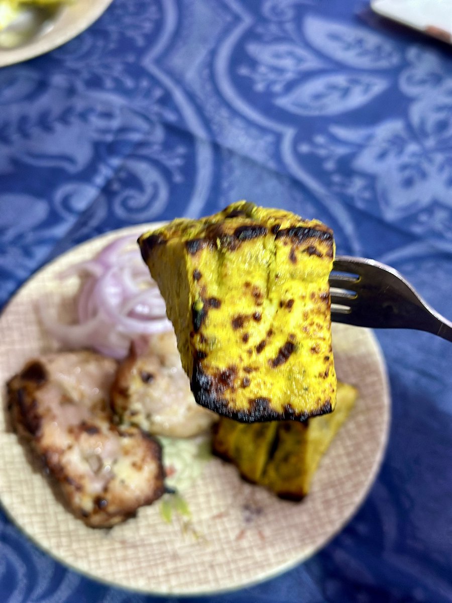 rajesh_tara's tweet photo. 𝐏𝐮𝐧𝐣𝐚𝐛 𝐆𝐫𝐢𝐥𝐥 𝐀𝐥𝐰𝐚𝐲𝐬 𝐃𝐞𝐥𝐢𝐠𝐡𝐭𝐬 𝐘𝐨𝐮 ! 

This weekend, was craving for food from Punjab Grill. So, called for Chicken Malai Tikka and Multani Paneer Tikka from their Rajouri Garden outlet. 

Weekend gone right ! 

#MagicOfFlavours #Artify https://t.co/wisu9edJVB