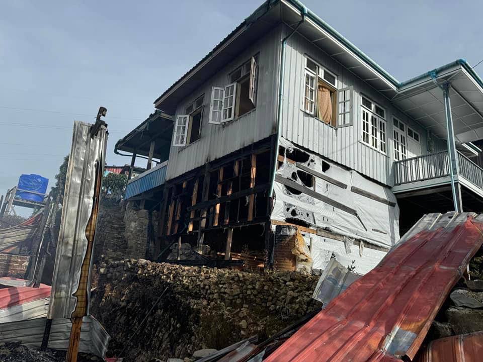 S_AsianXtians's tweet image. #Myanmar 🇲🇲: Horrible destruction in the tribal Christian town of #Hakha, as several homes were burned down by the junta, following clashes with pro-democracy resistance forces in the area.

#JusticeForMyanmar
#SanctionMyanmarJunta
#RestoreDemocracy