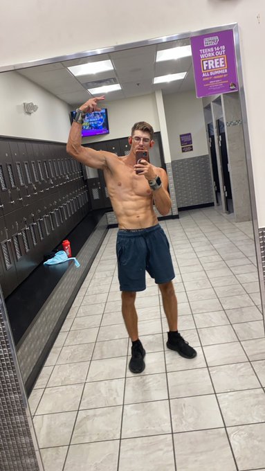 After workout https://t.co/zksuTBqPTQ