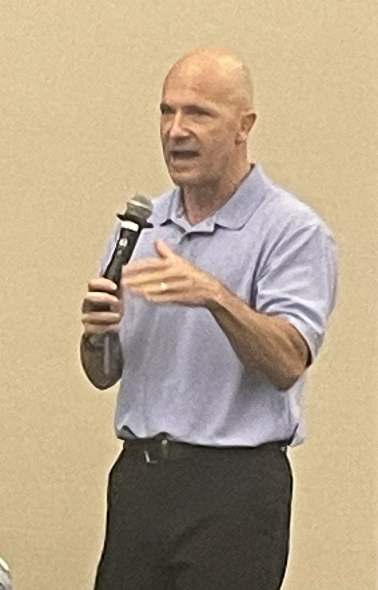 PutneyBecky's tweet image. Kicking off #AllSystemsGo! Conference at Region 11 with the dynamic @EricSheninger 
#disruptivethinking #CISDearlyliteracy #Castleberryisd