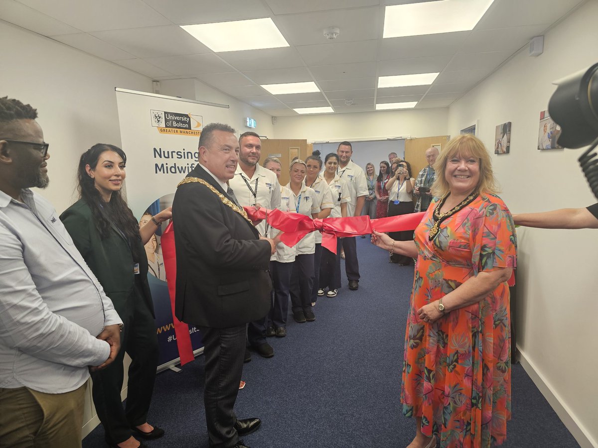 EditorASNews's tweet photo. Delighted to welcome @BoltonUni (our new neighbours) to Bradford at the opening of their fantastic satellite nurse training centre. Impressive and ambitious. Best Wishes.
#Nursestraining https://t.co/JywhEu0d1u