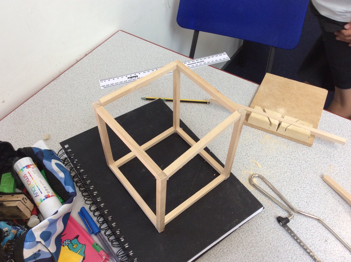 NectonY6's tweet image. Sycamore have had a busy start to the week making our robots. There has been lots of sawing and  hot glue to make our wooden bodies. We are now starting to decorate them.