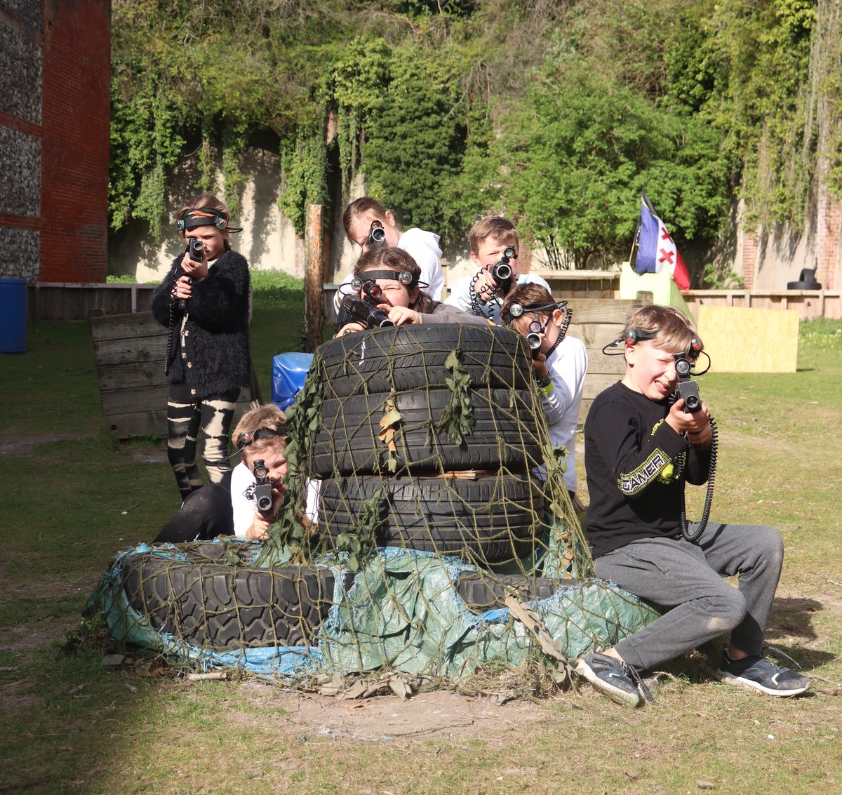 Work for us! 
We have an exciting new role for a dynamic and inclusive Activities Manager.  For a full job pack see our ad bit.ly/3VHfsD9 

#jobs #iloveforts #adventure #portsmouthjobs