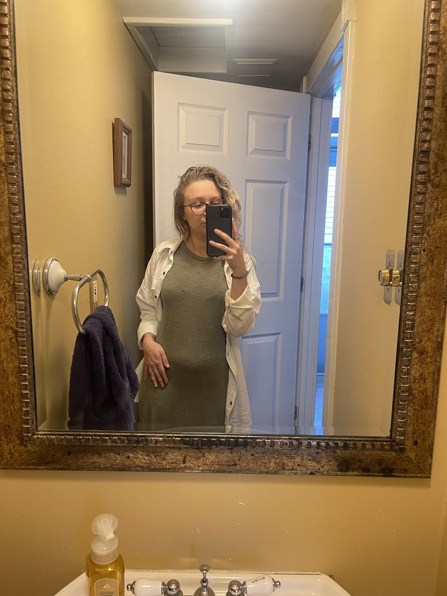 harkhalifa's tweet photo. hey there baby smith :) one week til we find out what you are!!! https://t.co/SQ7mrQer2s