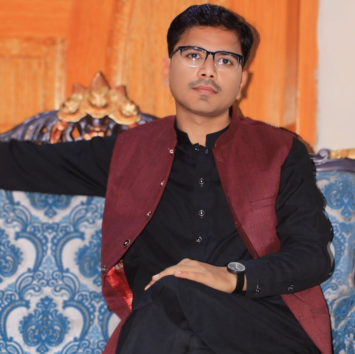 Tauseef_Tausi's tweet photo. #NewProfilePic https://t.co/4ZNV1cJ6u4