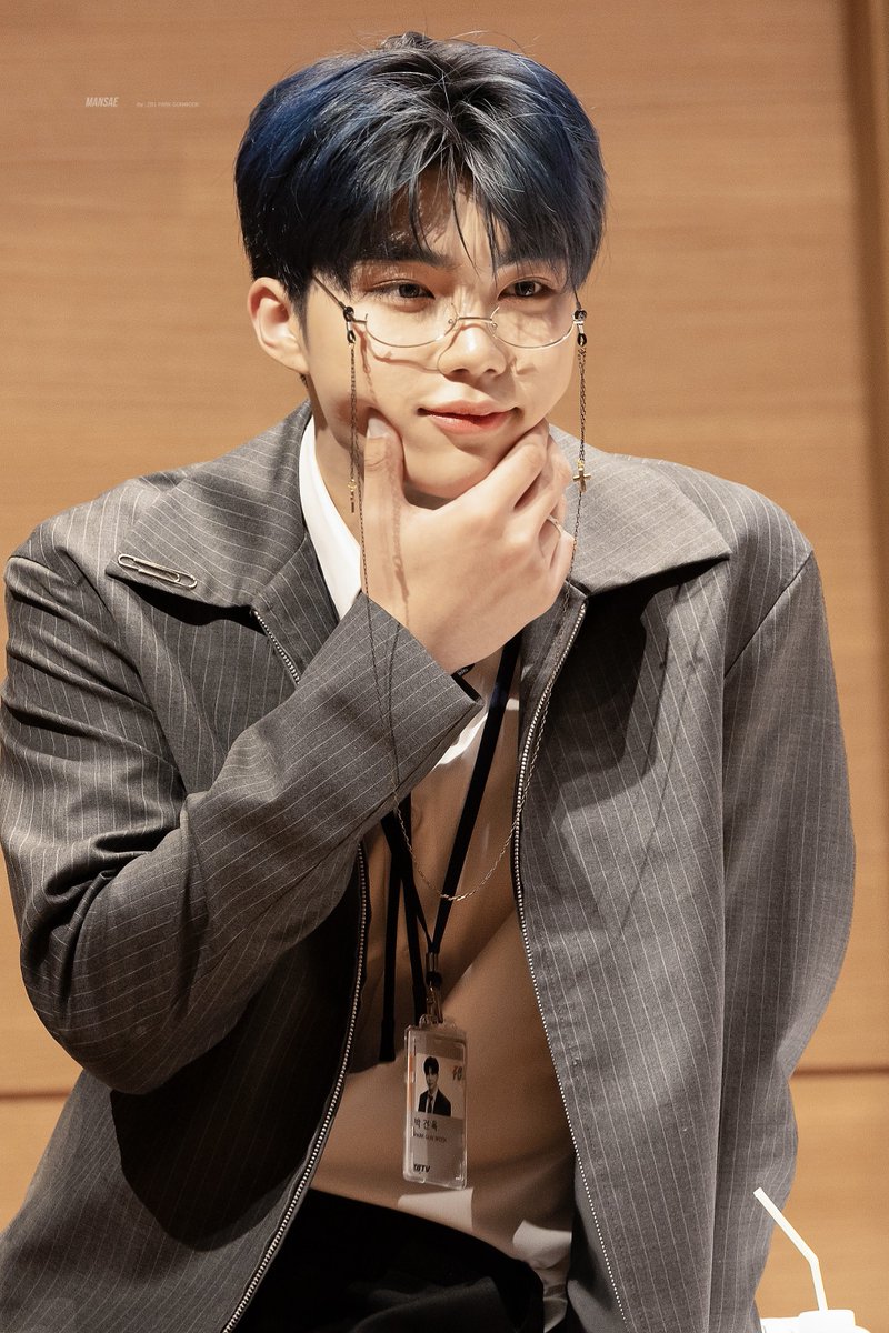 ZEROBASEONE 박건욱 PARK GUNWOOK tweet media
