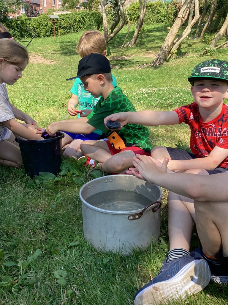 highstreetps's tweet photo. #hspsy2 making clay boats float https://t.co/KcYWW8Hgcg