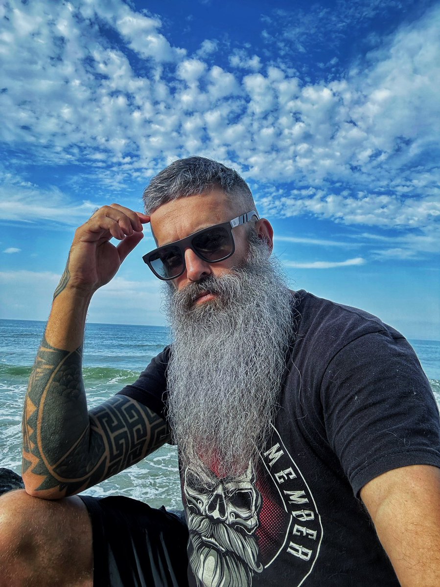 BeardedMachado's tweet photo. Força https://t.co/vzE7eFLHuQ