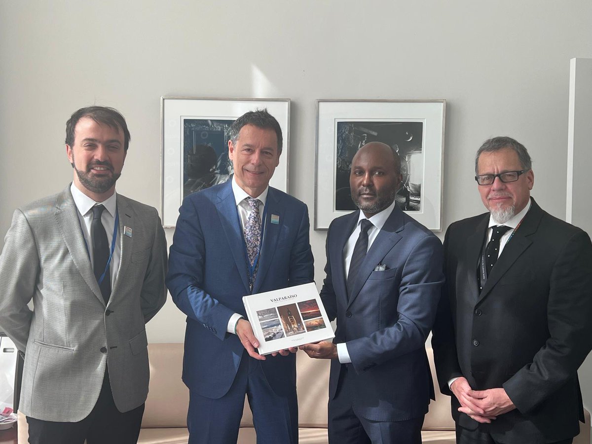 Una nueva jornada de interesantes reuniones. Tuvimos el privilegio de conversar con el señor <a href="/StanSmithUN/">Stan Smith</a> embajador de Bahamas en Naciones Unidas. El señor embajador manifestó la fortaleza de la candidatura de Valparaíso a la secretaría del Tratado BBNJ. El apoyo hacia Chile