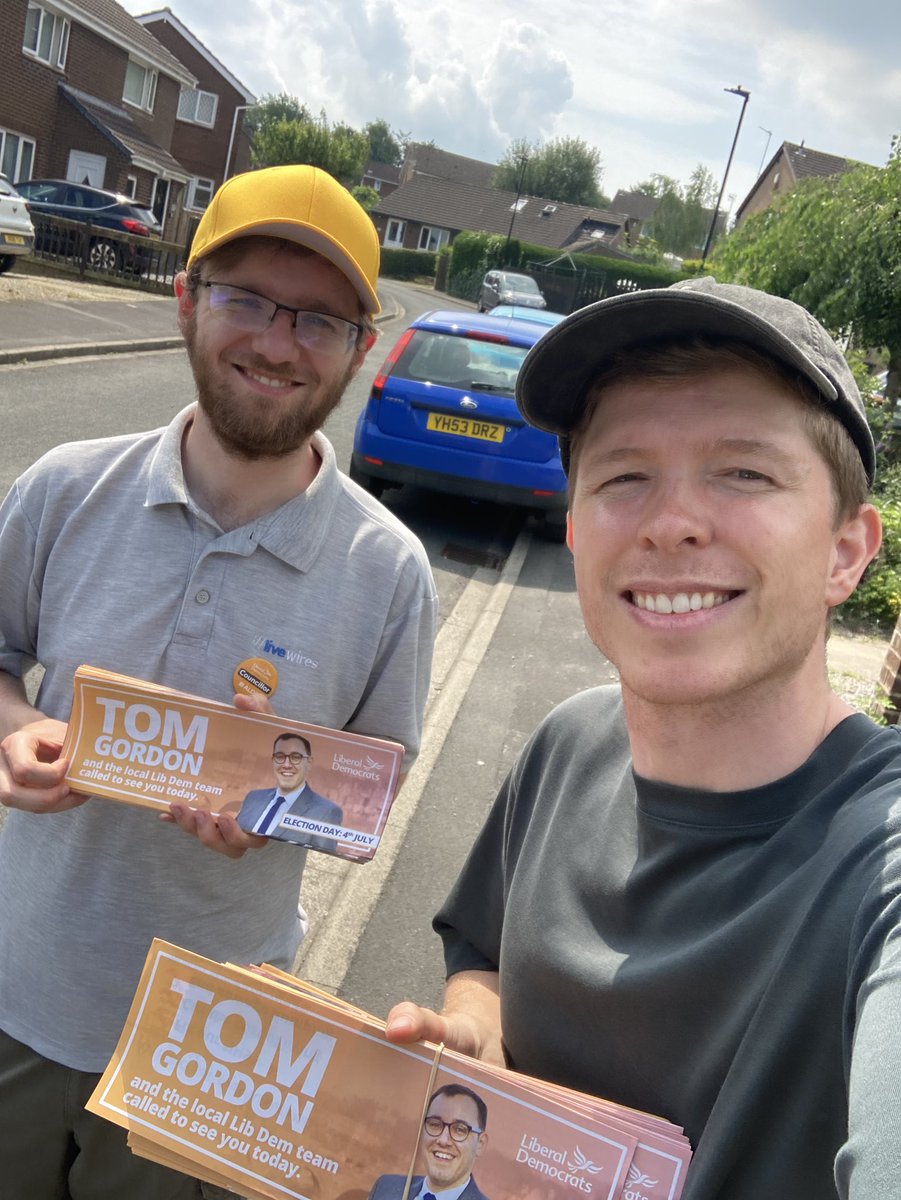 Out supporting <a href="/tomgordonLD/">Tom Gordon MP</a> , the next MP for Harrogate &amp; Knaresborough 💪🔸