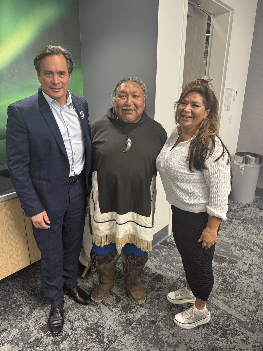 KeithHenryMetis's tweet photo. Thank you to Mathew Nuqingaq and the elders for the Inuit protocol as we start the @ITAC_Corporate national board meeting.
@TravelNunavut
#indigenoustourismteamcanada
#DestinationIndigenous
#ITDF
#TheOriginalOriginal
#Inuit https://t.co/5Lt6jgg3or