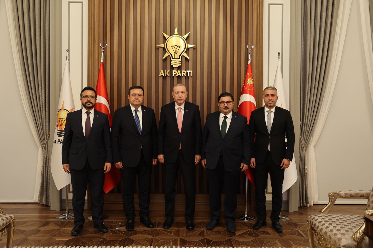 Cumhurbaşkanımız ve Genel Başkanımız Sayın Recep Tayyip Erdoğan’ın tensipleriyle AK Parti İl Başkanı olarak atanan Fatih Fedaioğlu’nu tebrik ediyorum 

yeni görevinizde başlar dilerim.

<a href="/RTErdogan/">Recep Tayyip Erdoğan</a> 
<a href="/fmfedaioglu/">Fatih Muhaddis FEDAİOĞLU</a> 
<a href="/AKPartiG_Antep/">AK Parti Gaziantep</a>