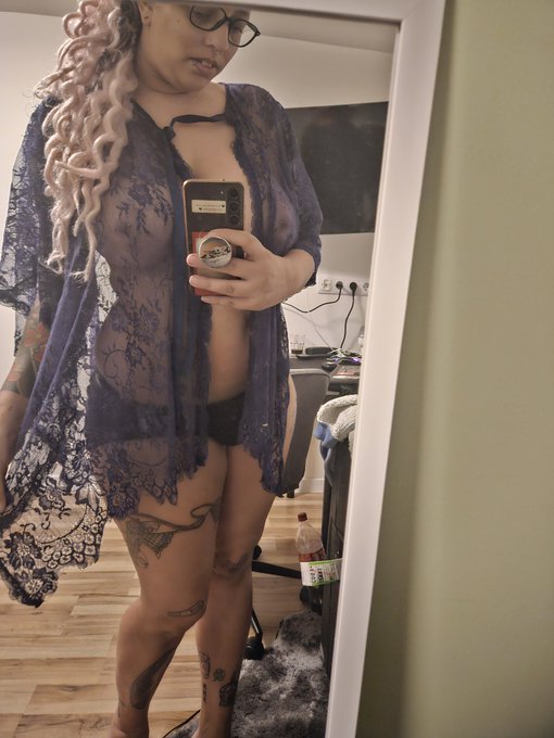 Some rest now for the show tonight on @stripchat  at the @warehouse_x ❤️ https://t.co/5mNO6CIklK<a href="/tag/stripchat"class="tags"><span>#stripchat</span></a><a href="/tag/stripchatlive"class="tags"><span>#stripchatlive</span></a>