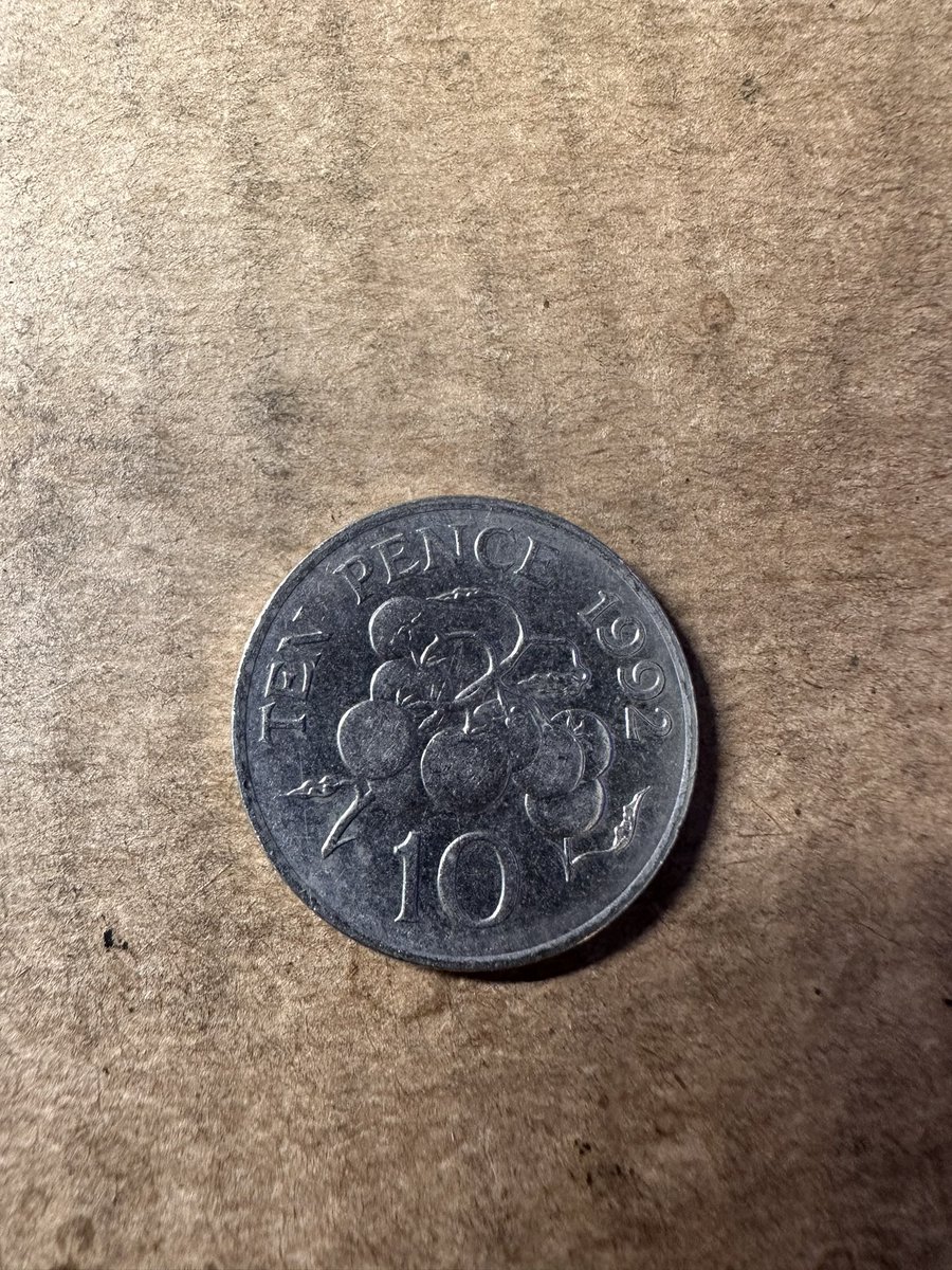 jvonzombie1's tweet image. Does any one know anything about coins just been given this in my change 
#money #coins #rarecoins #coinhunting #moneymaking